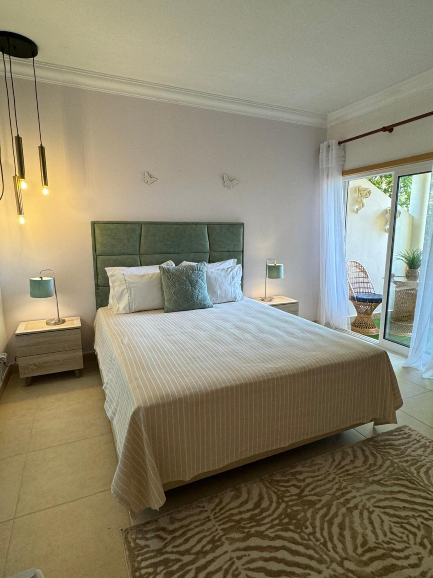 Lucie Lime Guesthouse Praia Da Luz Екстер'єр фото